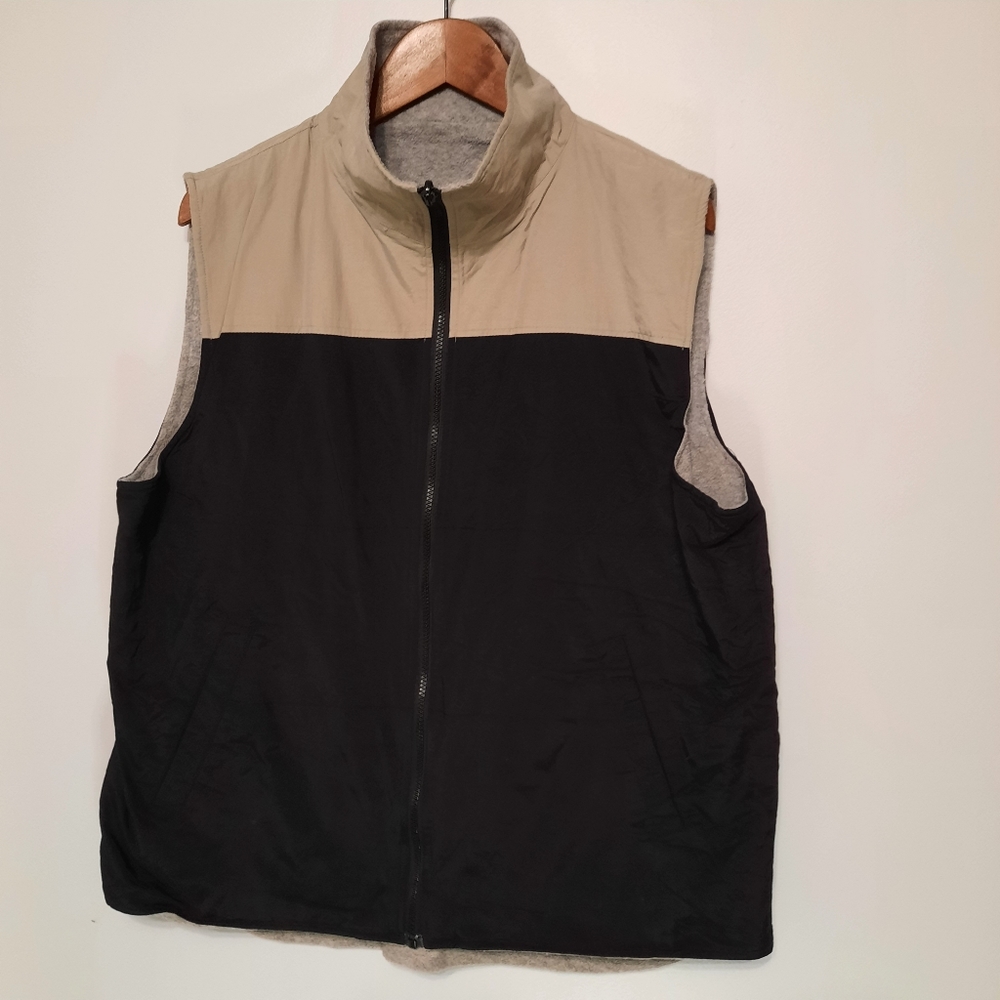 Penman's Black & Ivory Zip-up Vest with Front Pockets
